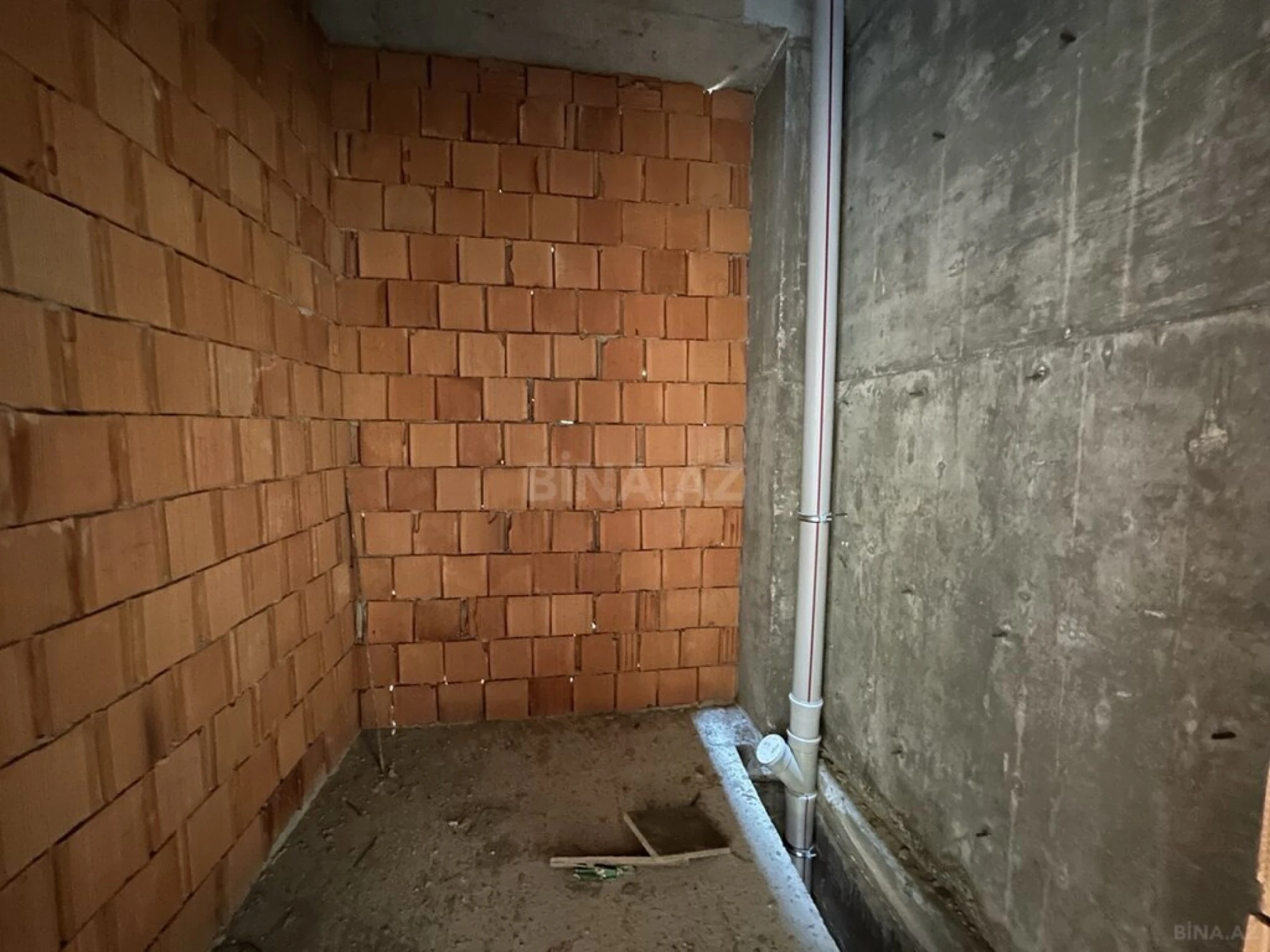 Satılır 2 otaqlı mənzil 69 m²