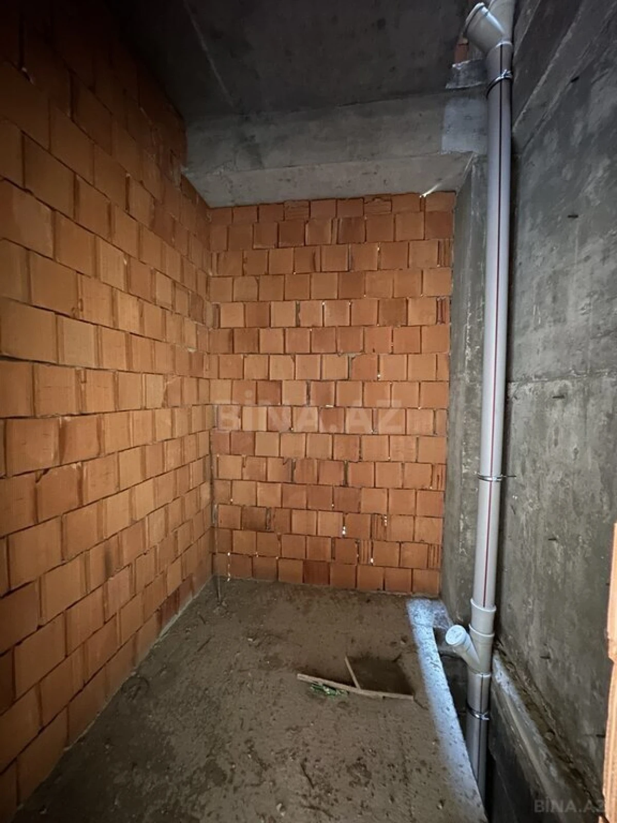 Satılır 2 otaqlı mənzil 69 m²