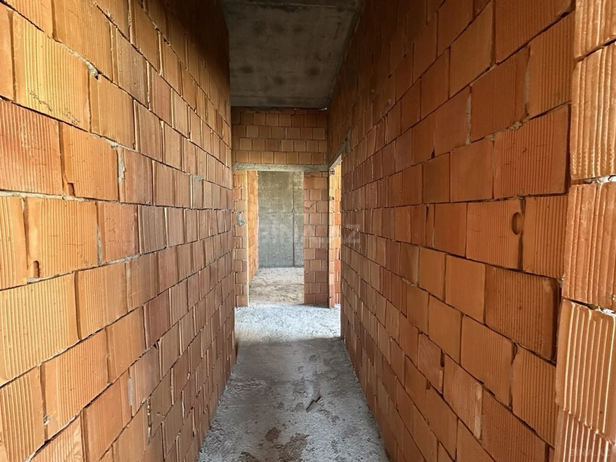 Satılır 2 otaqlı mənzil 69 m²