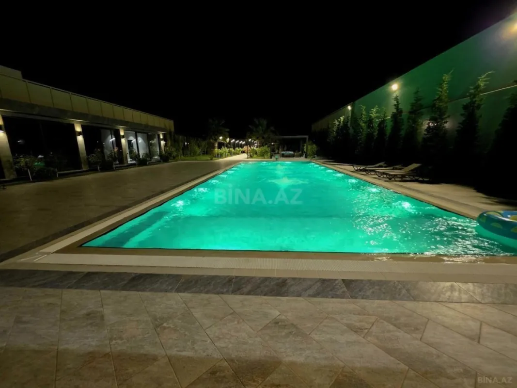 Satılır 9 otaqlı həyət evi 990 m²