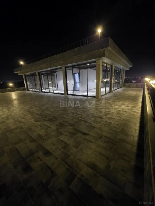 Satılır 9 otaqlı həyət evi 990 m²