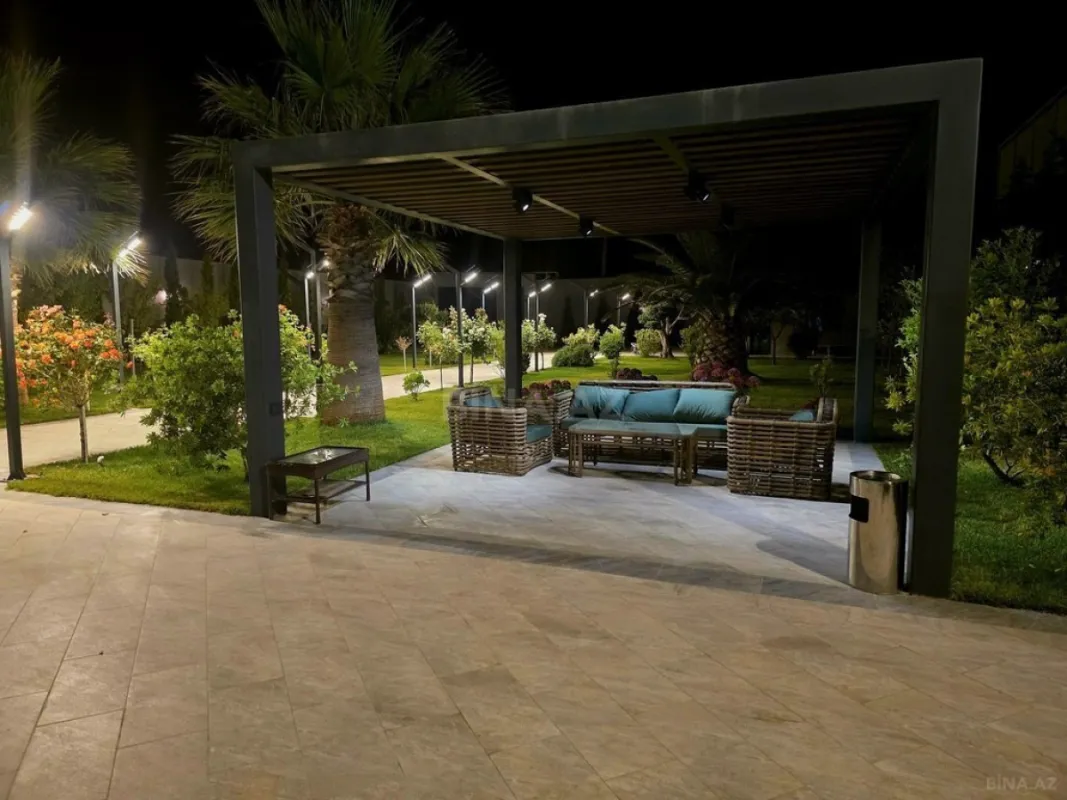 Satılır 9 otaqlı həyət evi 990 m²