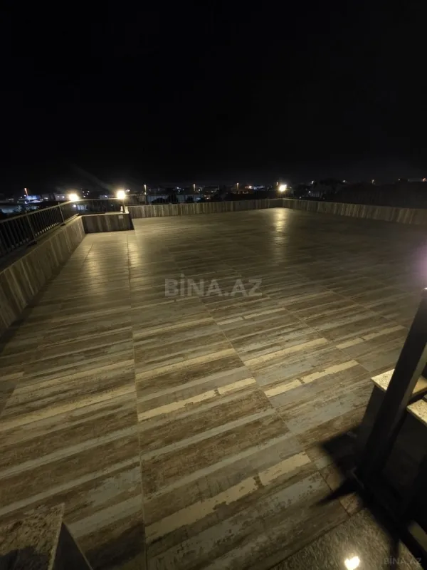 Satılır 9 otaqlı həyət evi 990 m²