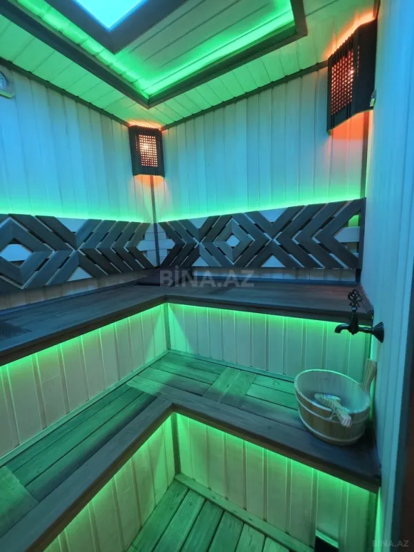 Satılır 9 otaqlı həyət evi 990 m²