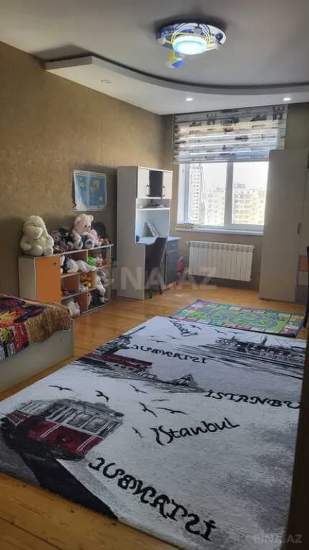 Satılır 3 otaqlı mənzil 139 m²
