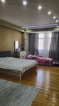 Satılır 3 otaqlı mənzil 139 m²