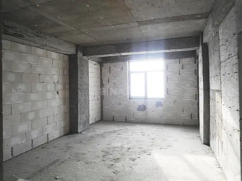 Satılır 5 otaqlı mənzil 258 m²