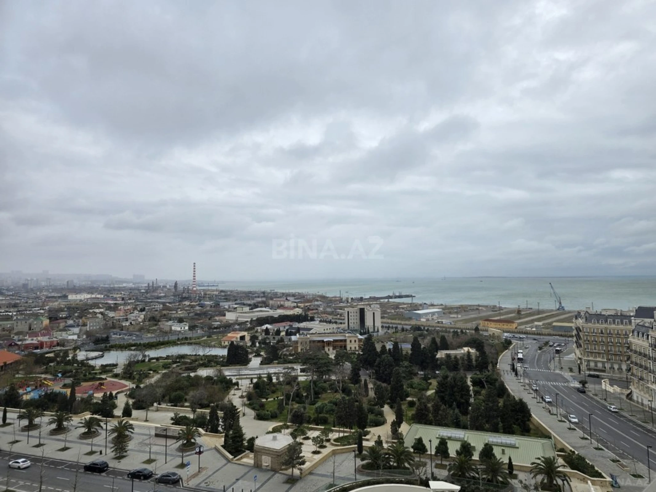 Kirayə verilir 3 otaqlı mənzil 109 m²