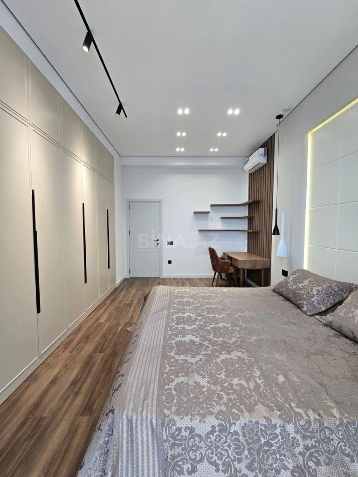 Kirayə verilir 3 otaqlı mənzil 109 m²