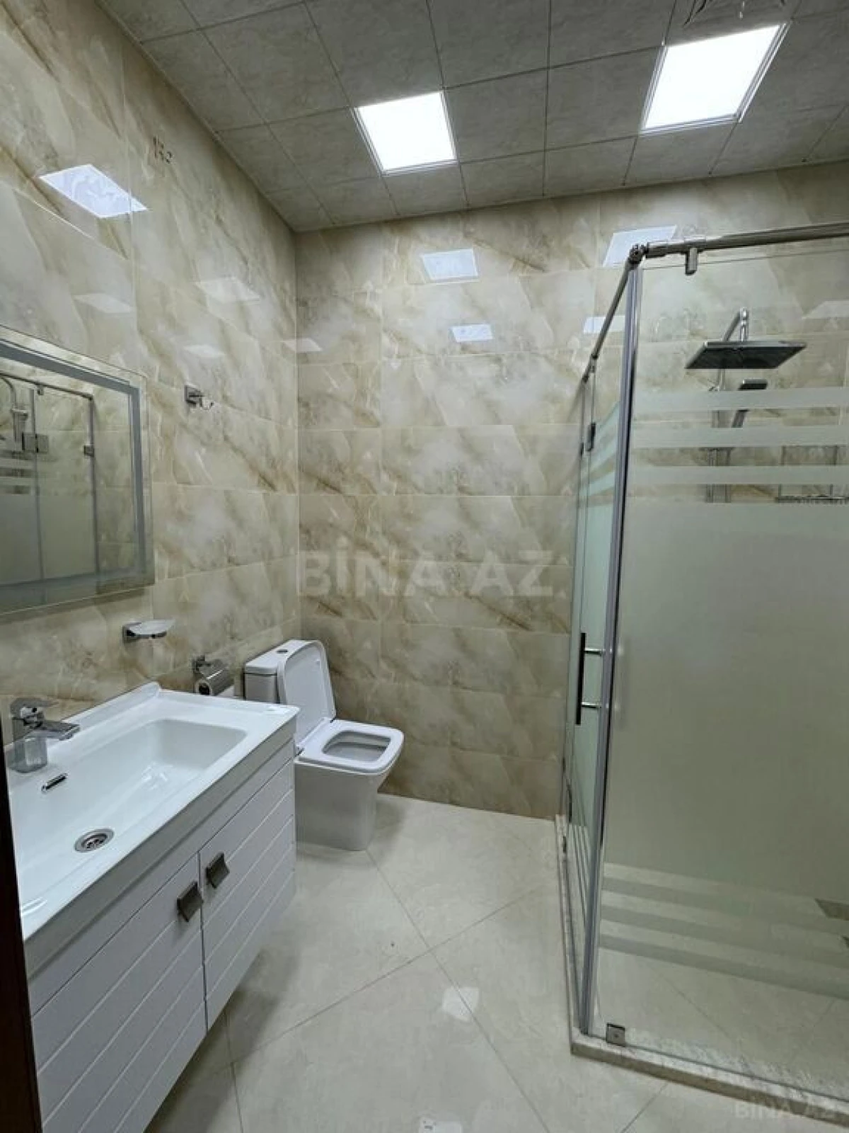 Satılır 3 otaqlı mənzil 125 m²