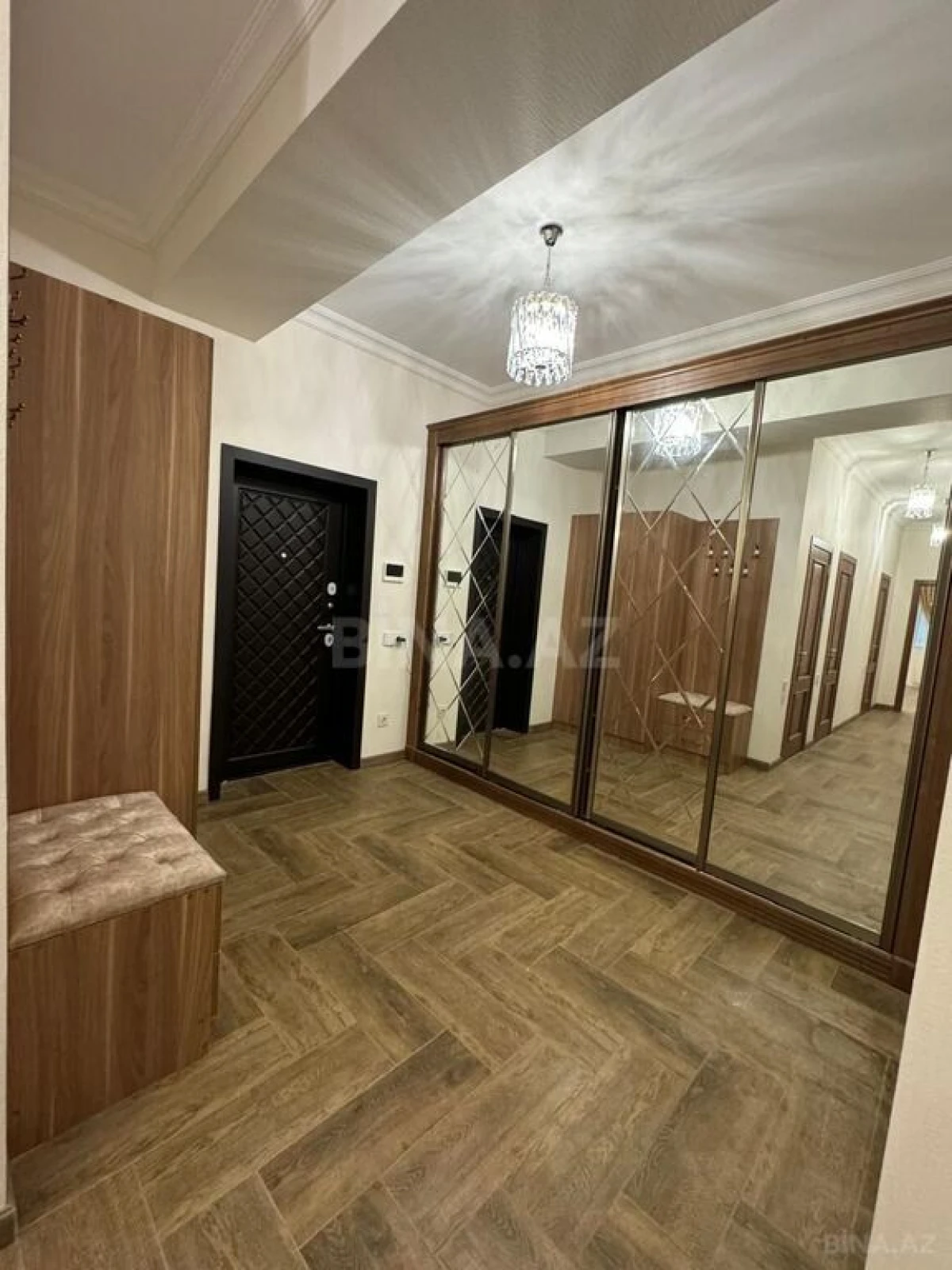 Satılır 3 otaqlı mənzil 125 m²