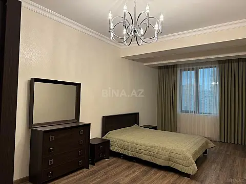 Satılır 3 otaqlı mənzil 125 m²