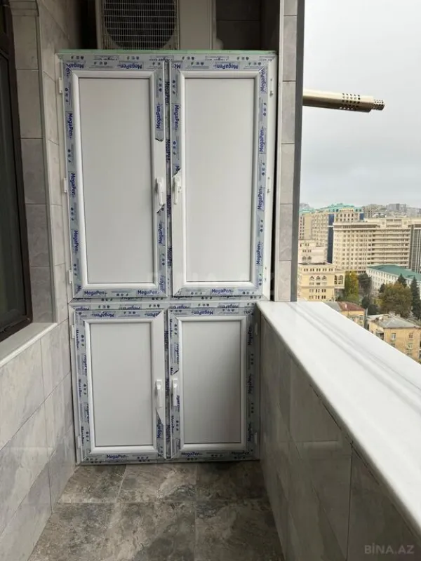 Satılır 3 otaqlı mənzil 125 m²