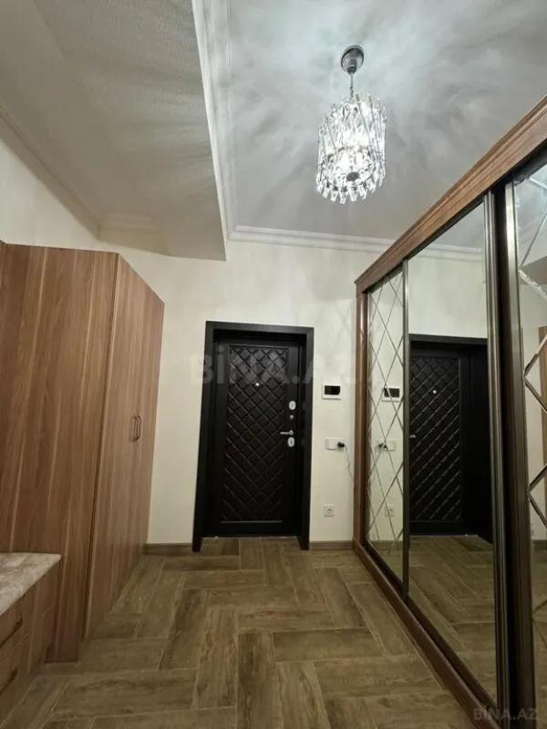 Satılır 3 otaqlı mənzil 125 m²
