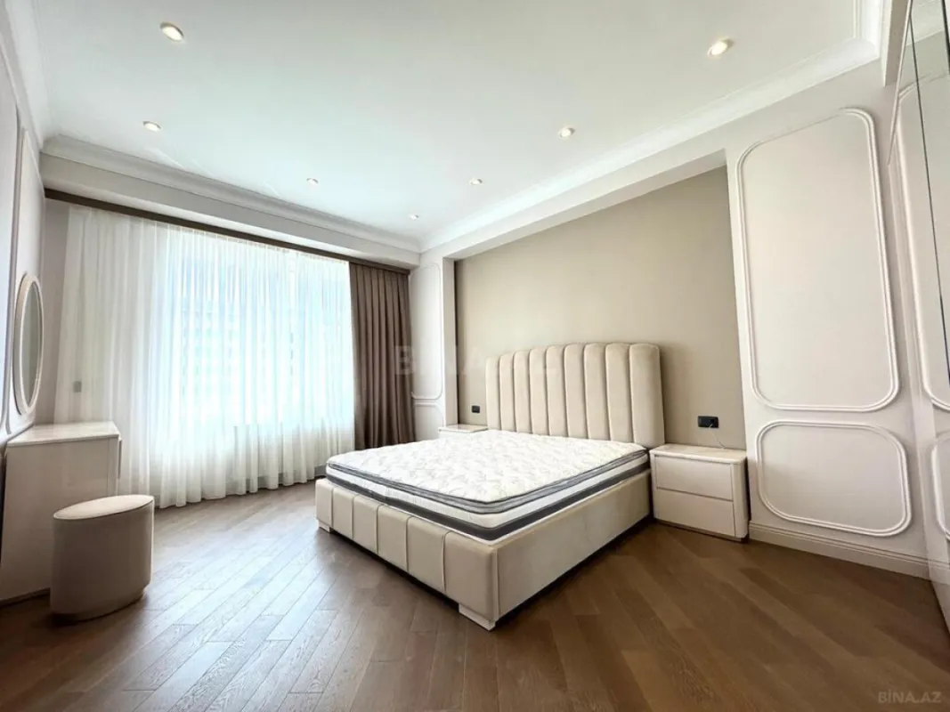 Kirayə verilir 5 otaqlı mənzil 275 m²