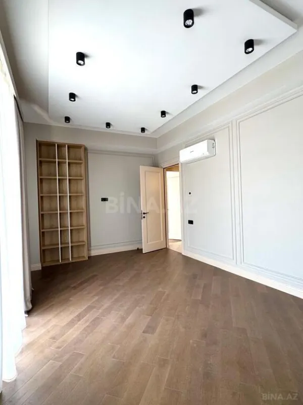 Kirayə verilir 5 otaqlı mənzil 275 m²