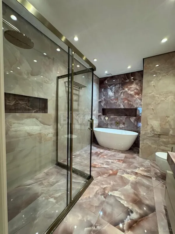 Kirayə verilir 5 otaqlı mənzil 275 m²