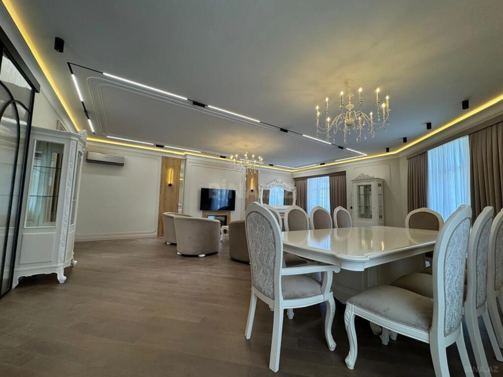 Kirayə verilir 5 otaqlı mənzil 275 m²