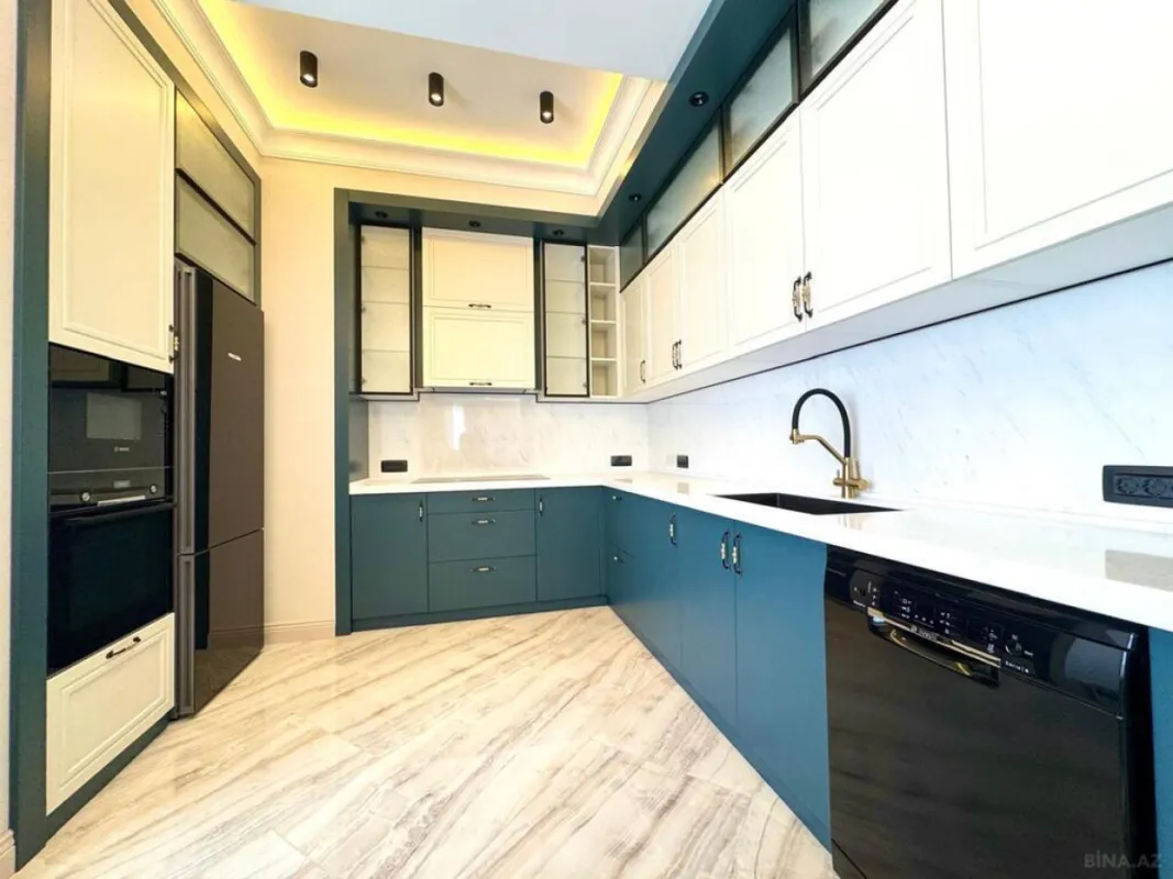 Kirayə verilir 5 otaqlı mənzil 275 m²