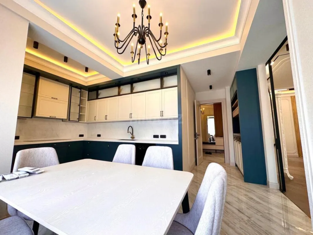Kirayə verilir 5 otaqlı mənzil 275 m²