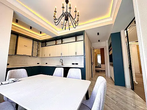 Kirayə verilir 5 otaqlı mənzil 275 m²