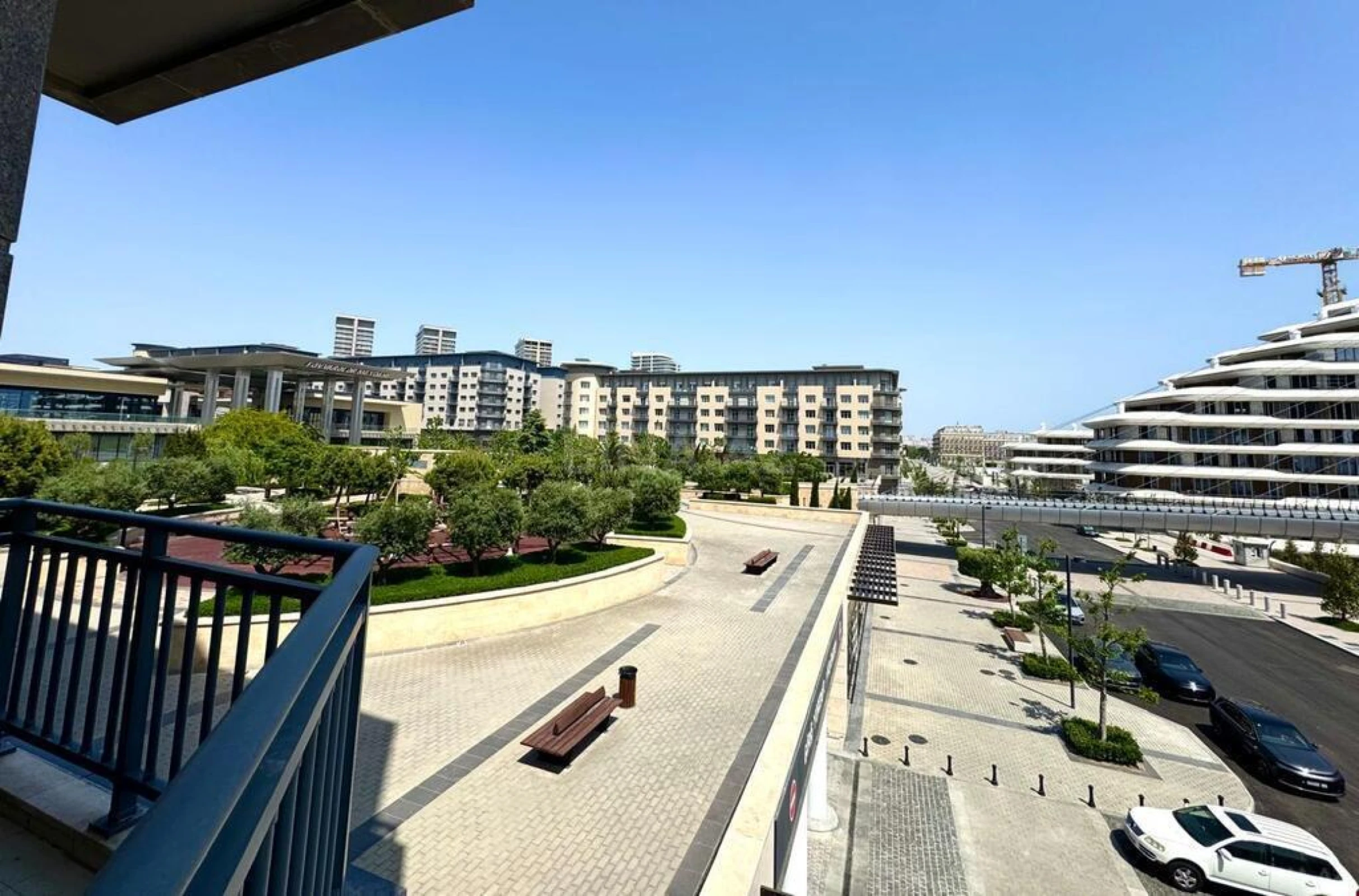 Kirayə verilir 5 otaqlı mənzil 275 m²