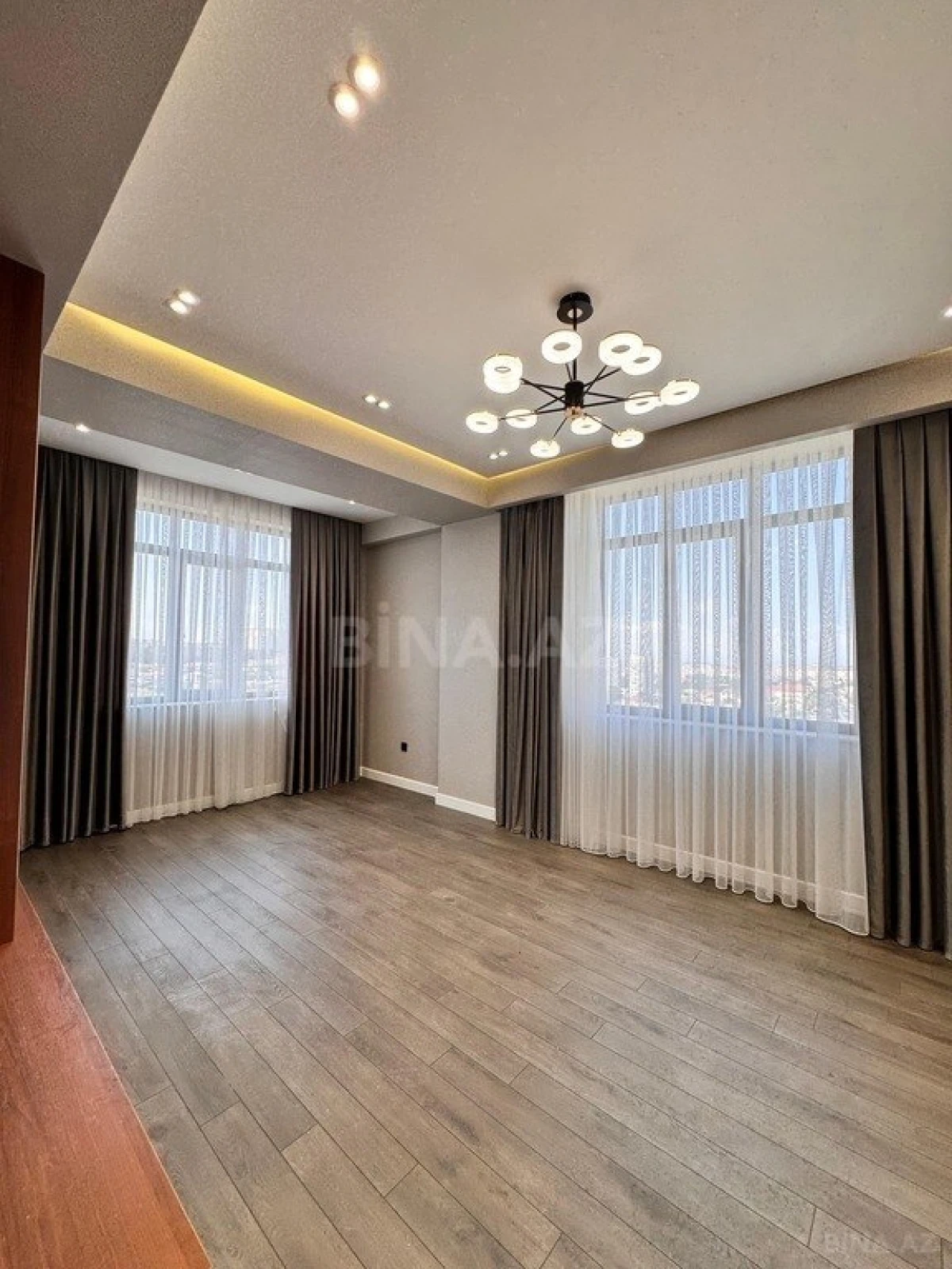 Satılır 2 otaqlı mənzil 63 m²