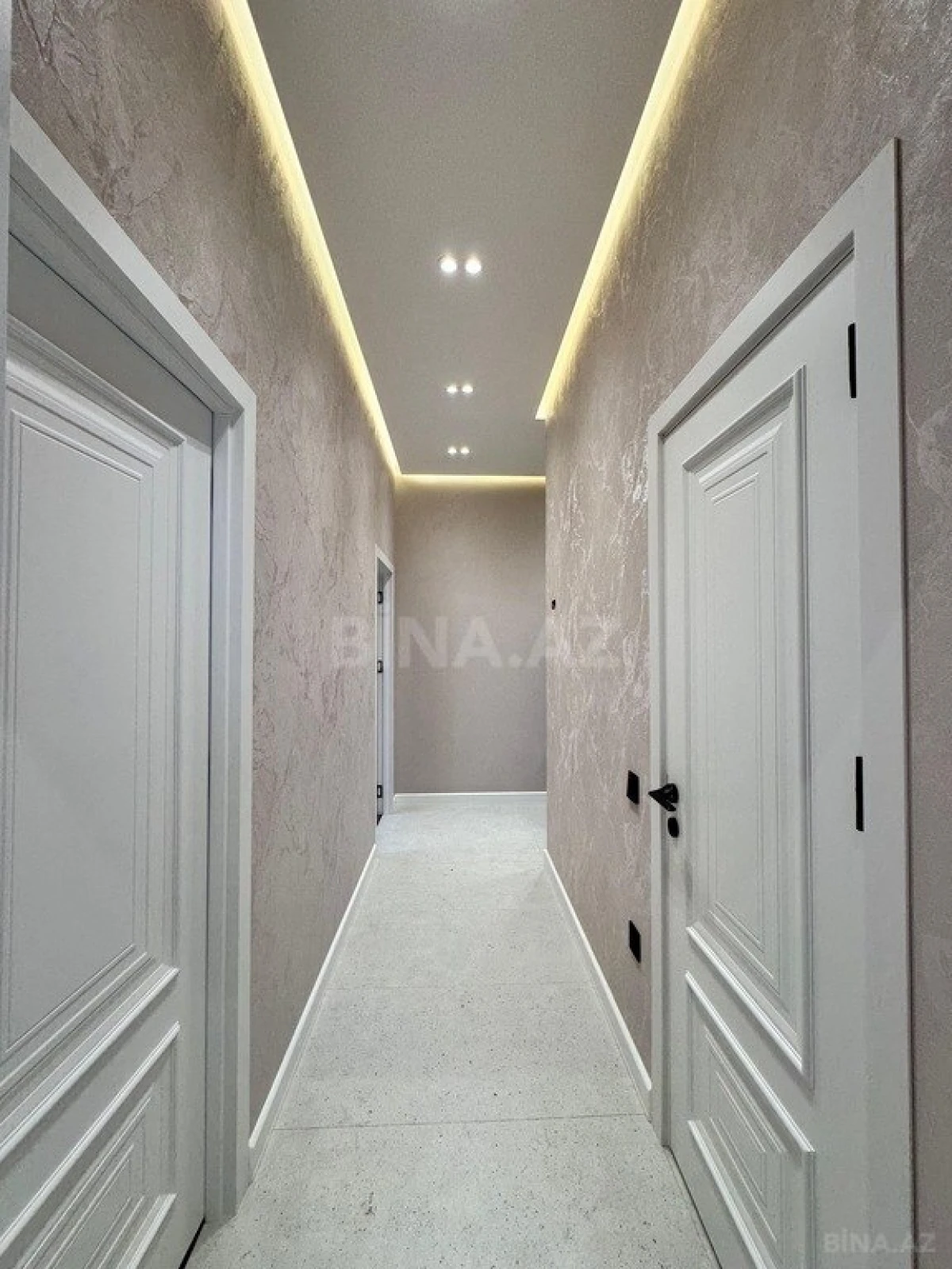 Satılır 2 otaqlı mənzil 63 m²