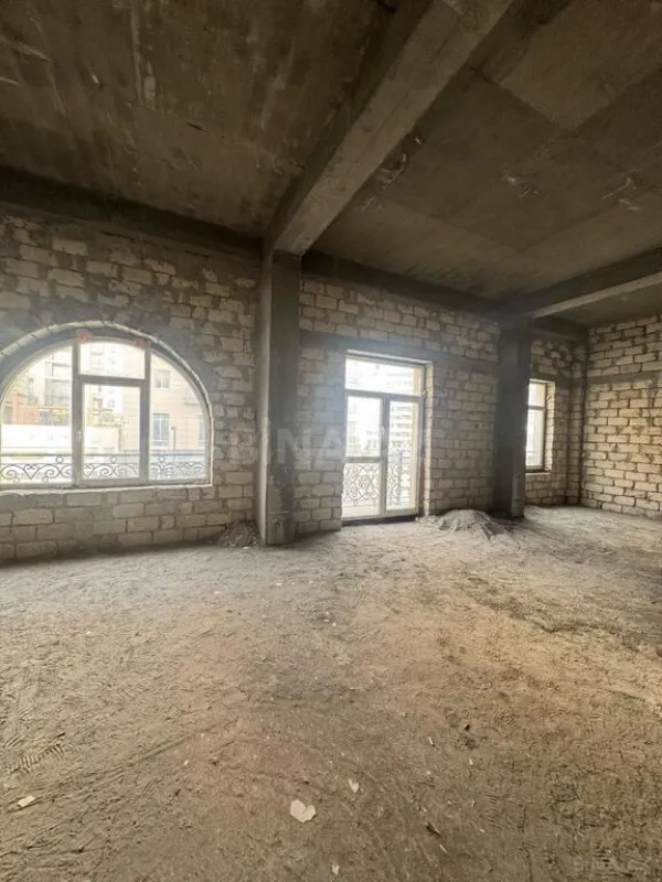 Kirayə verilir obyekt 145 m²