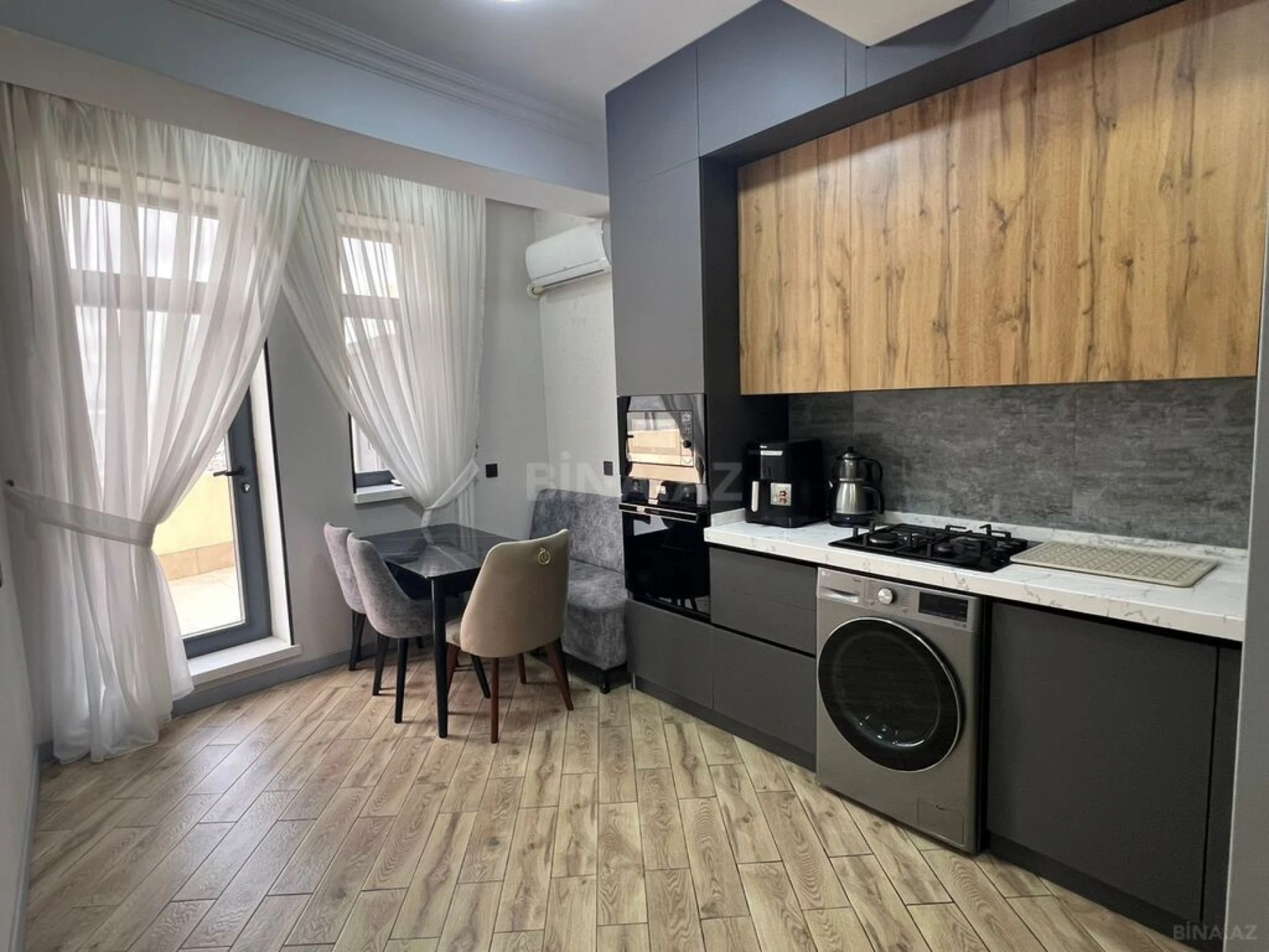 Satılır 3 otaqlı mənzil 146 m²