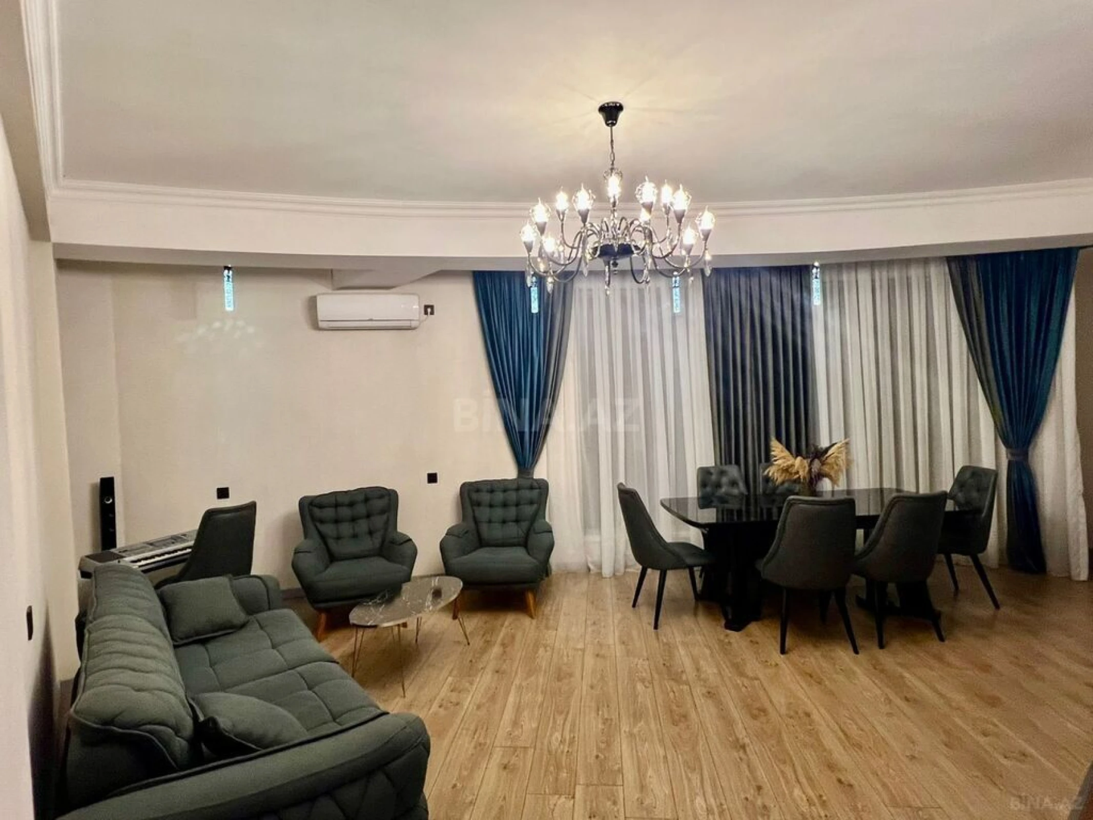 Satılır 3 otaqlı mənzil 146 m²