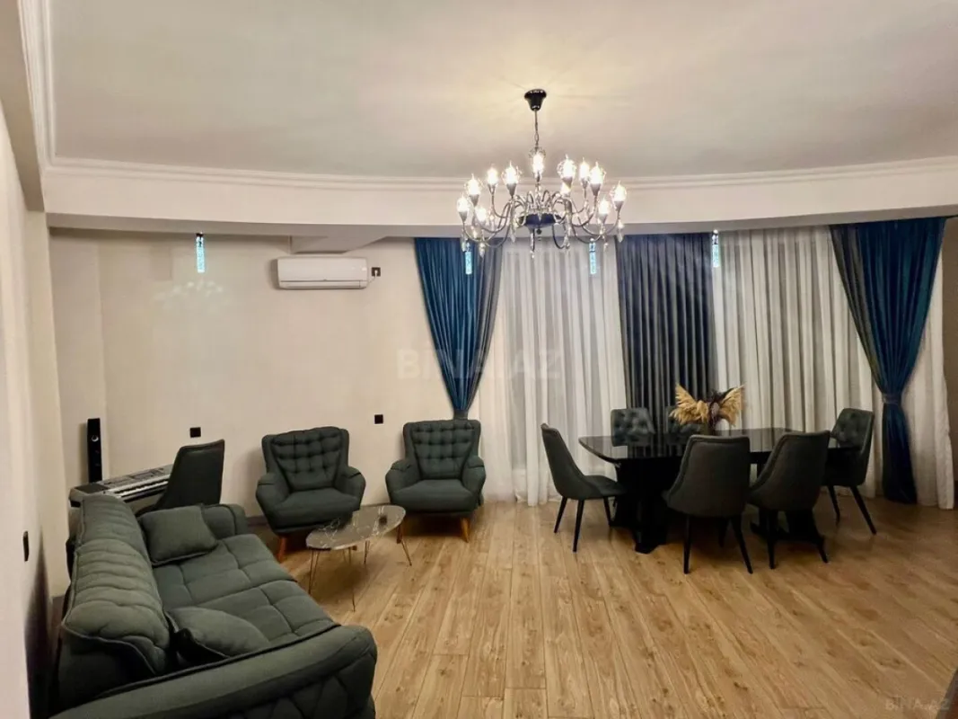 Satılır 3 otaqlı mənzil 146 m²