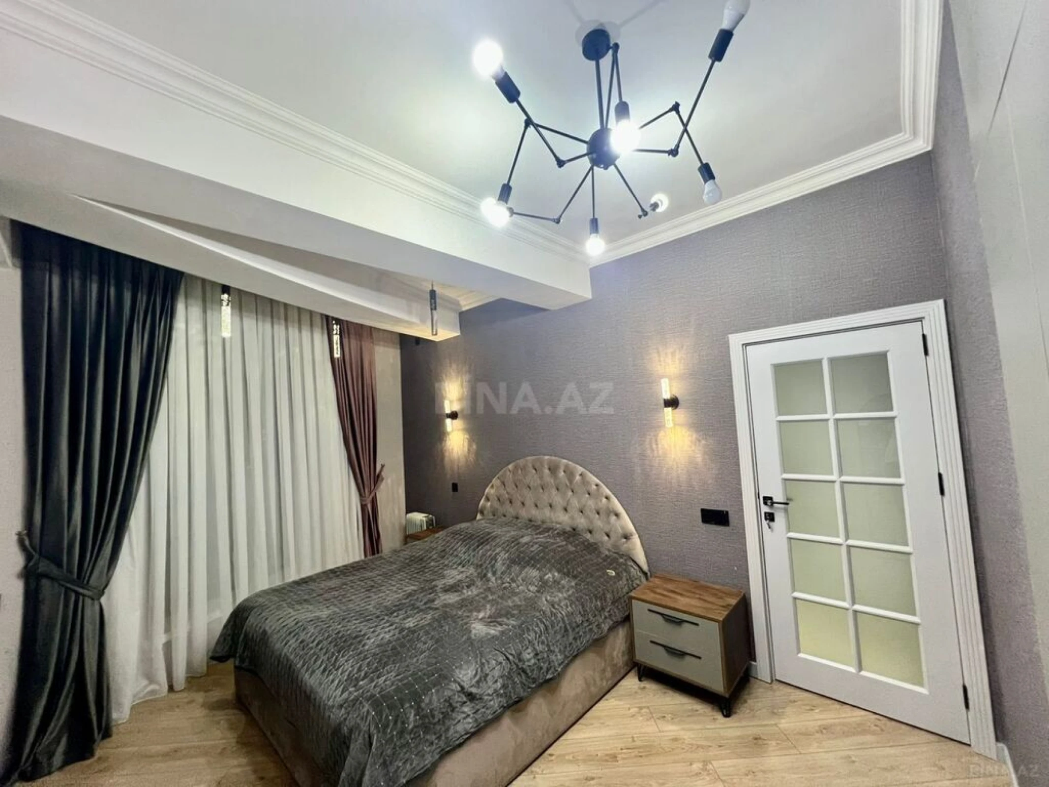 Satılır 3 otaqlı mənzil 146 m²
