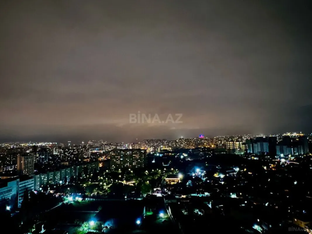 Satılır 3 otaqlı mənzil 146 m²