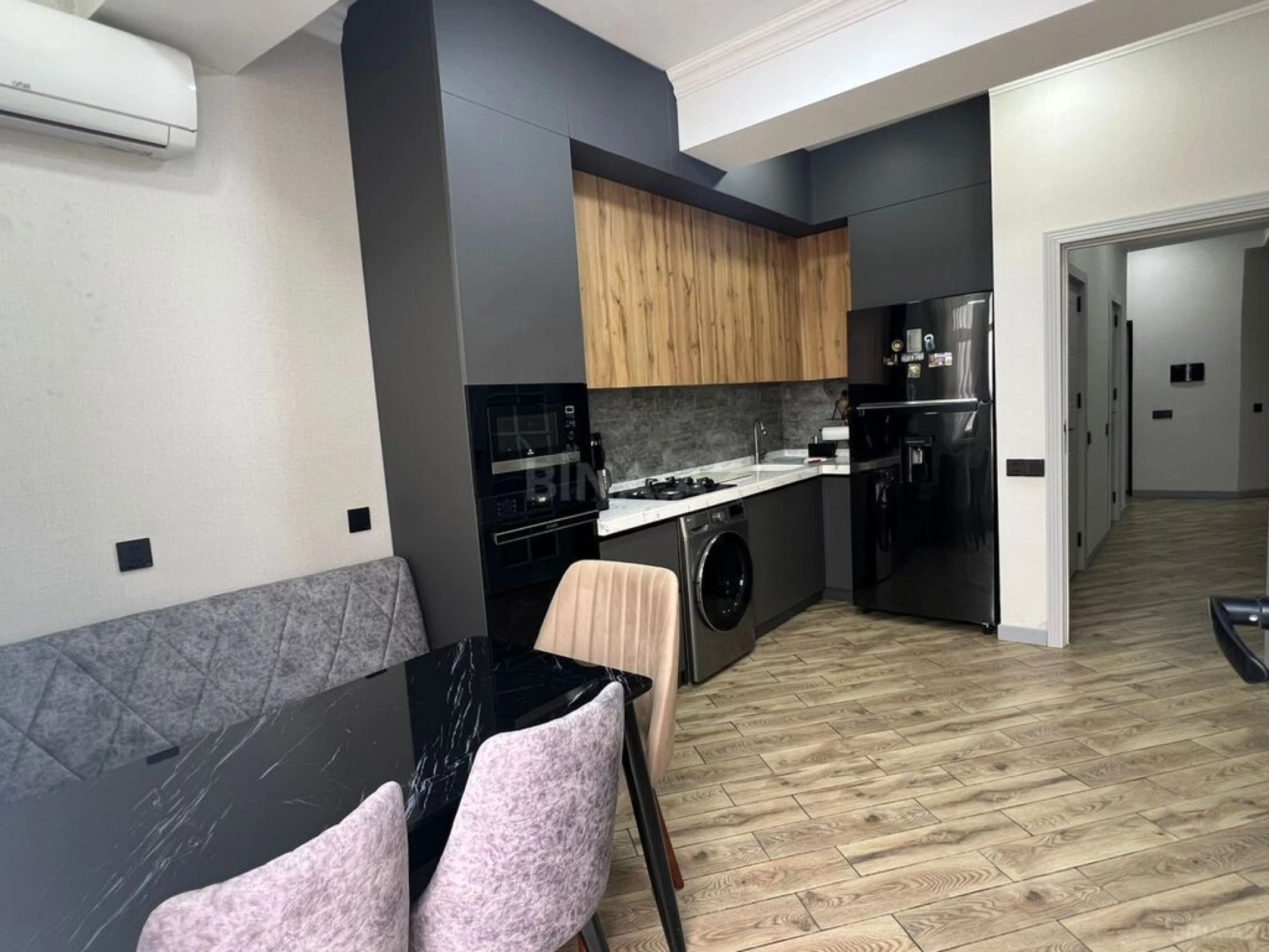 Satılır 3 otaqlı mənzil 146 m²