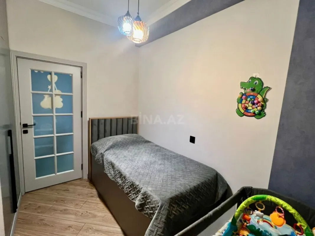 Satılır 3 otaqlı mənzil 146 m²