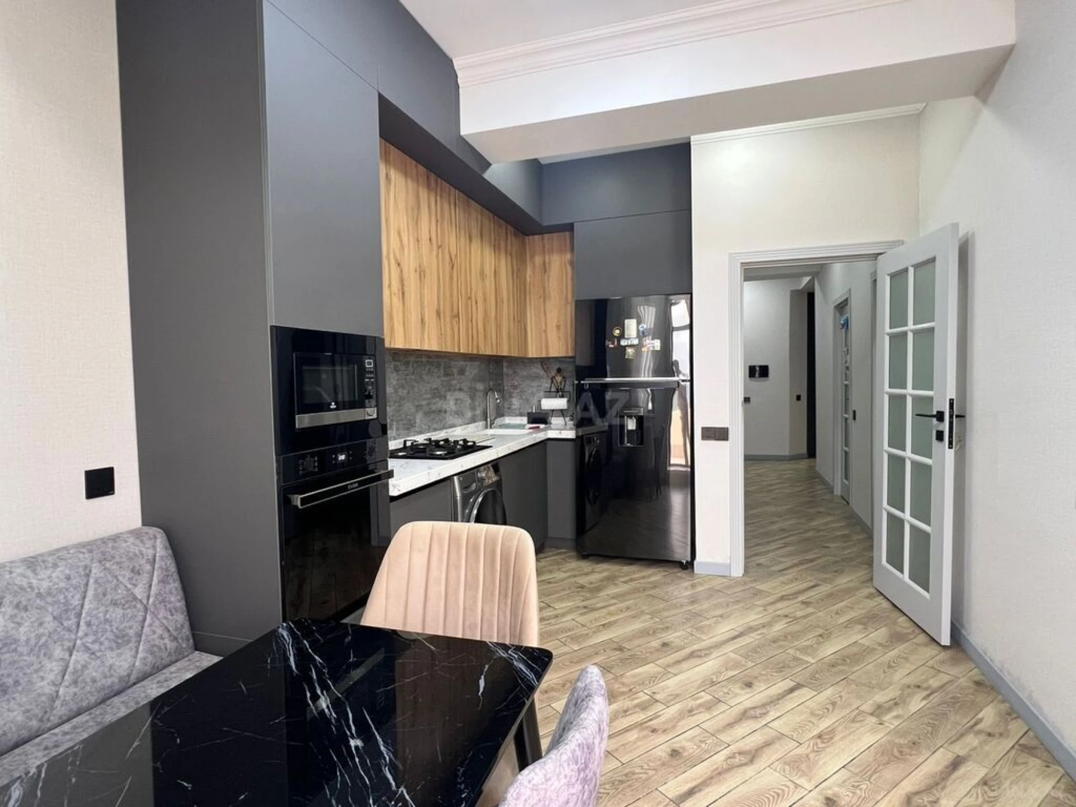 Satılır 3 otaqlı mənzil 146 m²