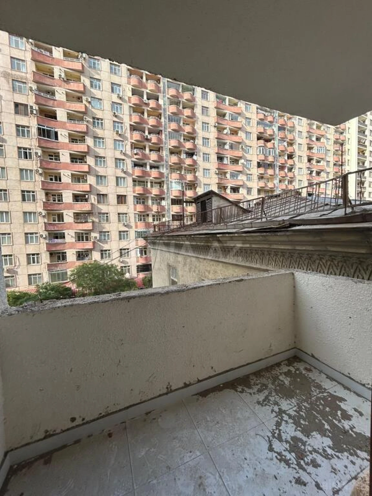 Satılır 2 otaqlı mənzil 120 m²