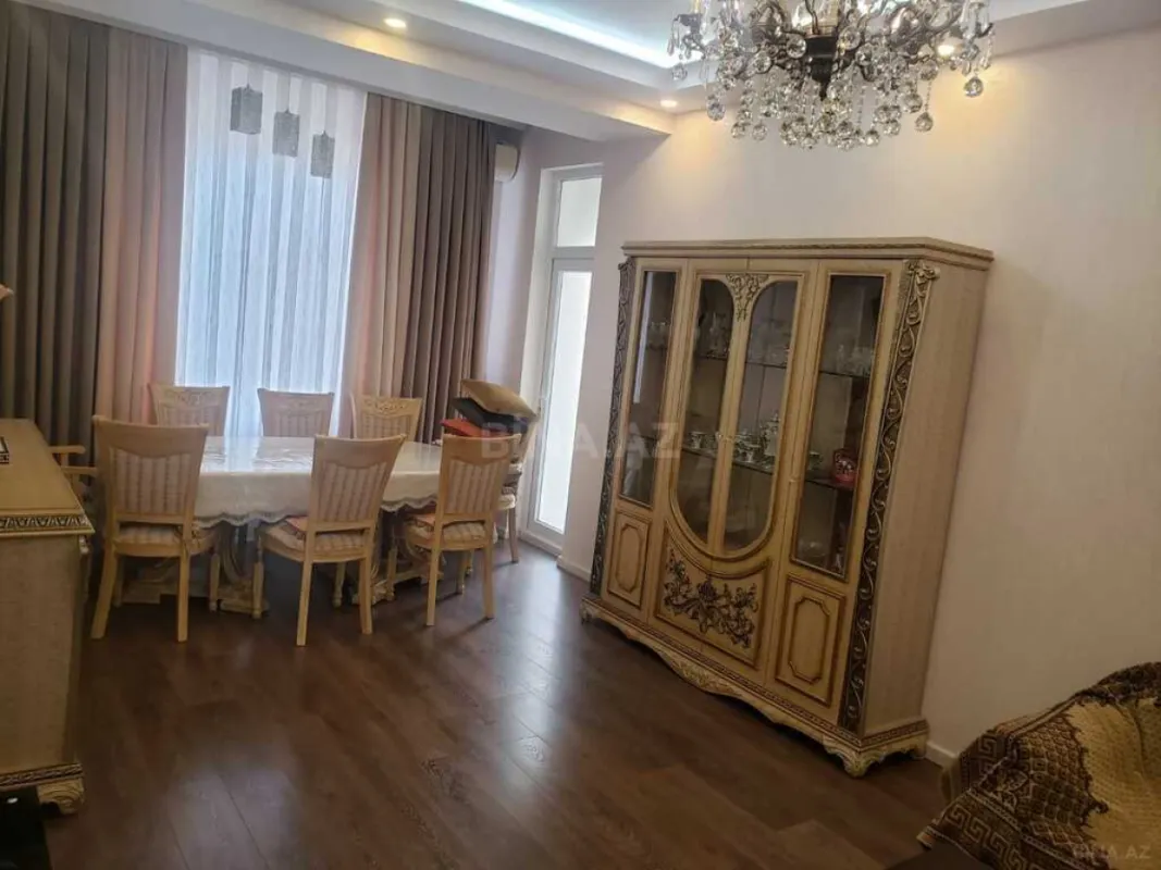 Satılır 3 otaqlı mənzil 115 m²