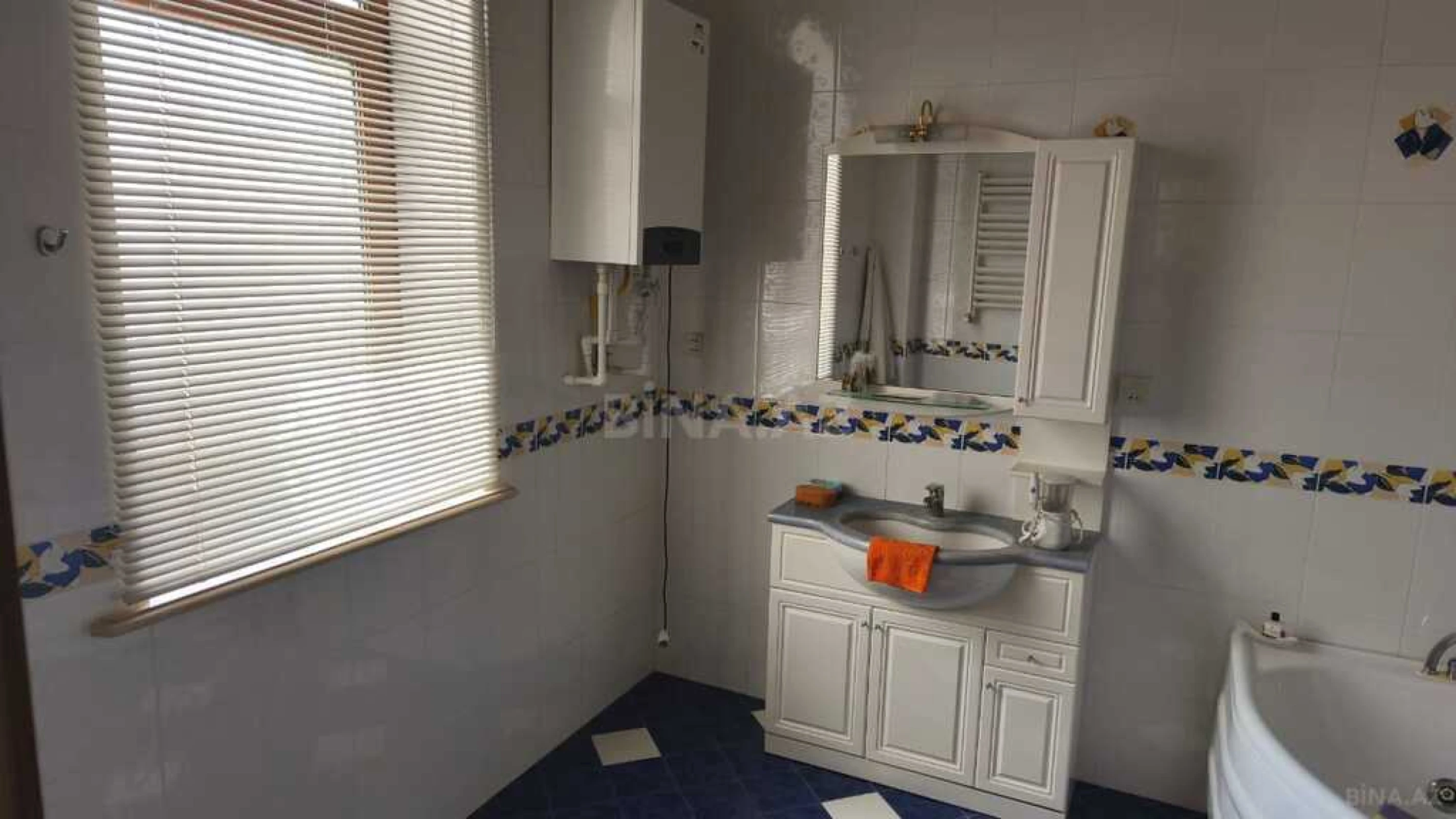 Kirayə verilir 5 otaqlı həyət evi 420 m²