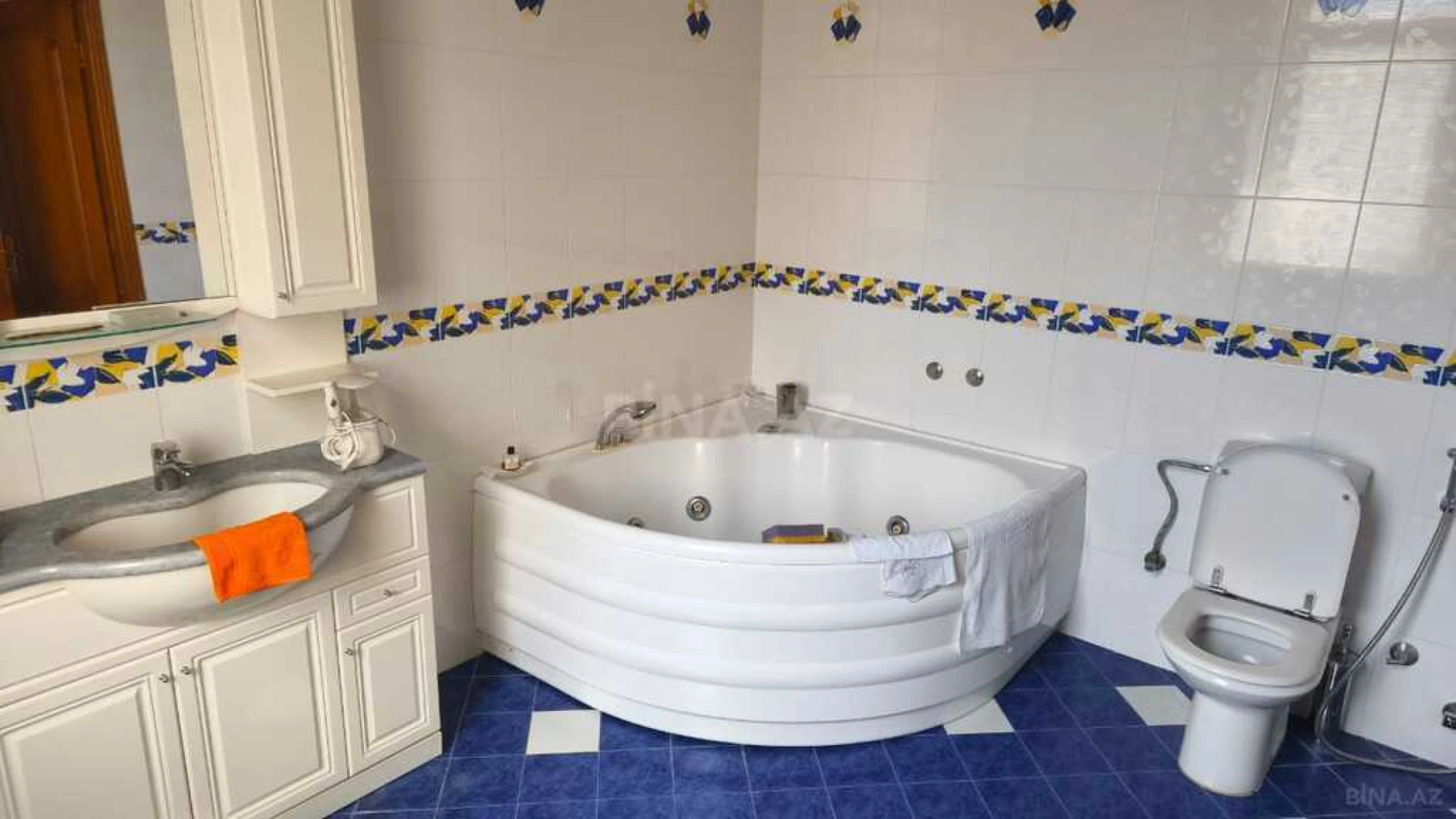 Kirayə verilir 5 otaqlı həyət evi 420 m²