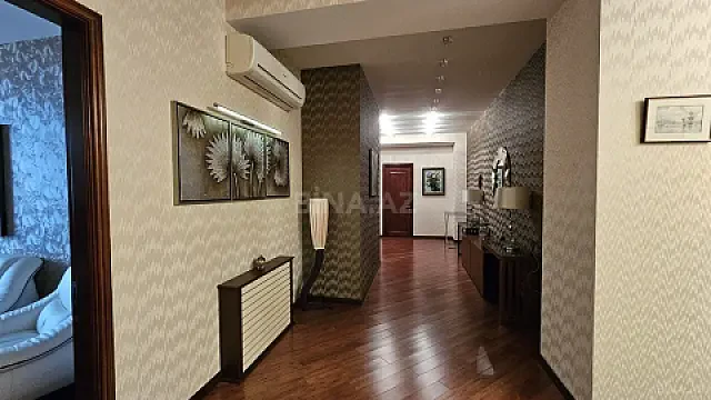 Satılır 7 otaqlı mənzil 372 m² — Bakı 7 otaq 372.00 m²