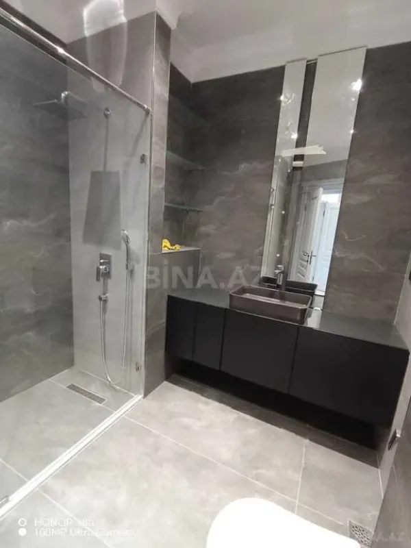 Kirayə verilir 4 otaqlı ofis 230 m²