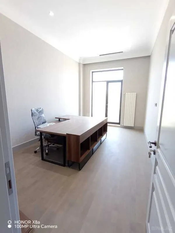 Kirayə verilir 4 otaqlı ofis 230 m²