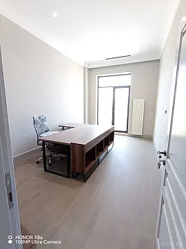 Kirayə verilir 4 otaqlı ofis 230 m²