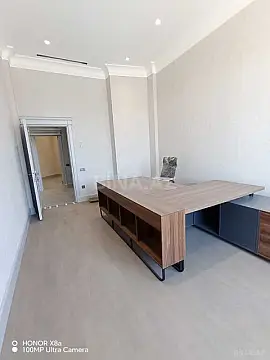 Kirayə verilir 4 otaqlı ofis 230 m²