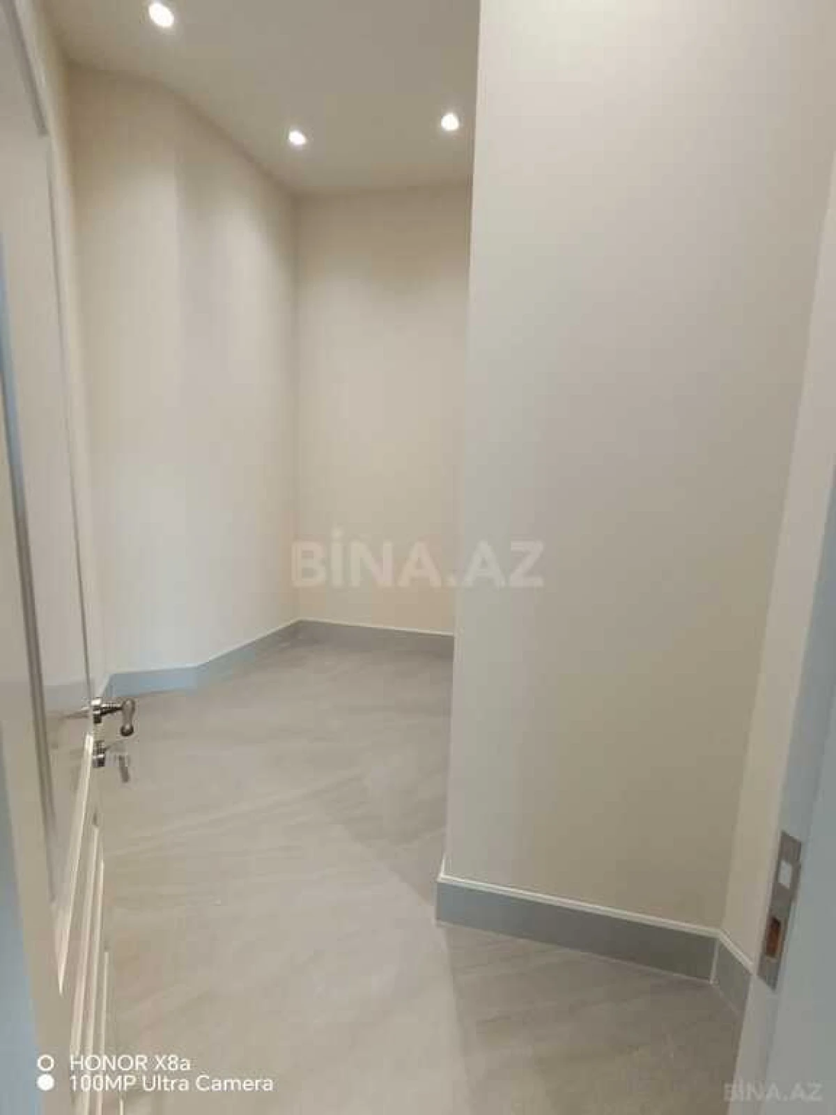 Kirayə verilir 4 otaqlı ofis 230 m²