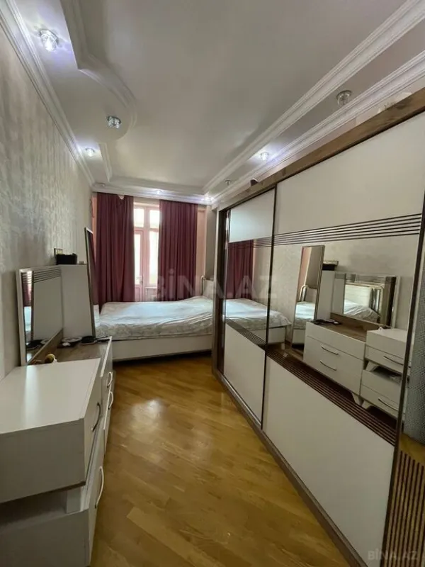 Satılır 2 otaqlı mənzil 65 m²