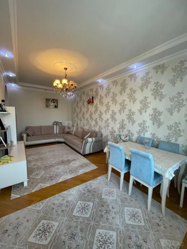 Satılır 2 otaqlı mənzil 65 m²