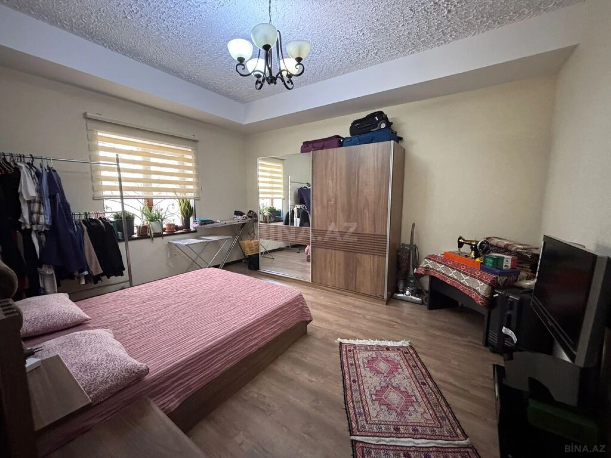 Satılır 5 otaqlı həyət evi 200 m²